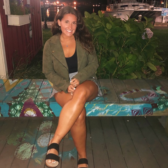 Meet your Posher, Jess - Picture 4 of 4